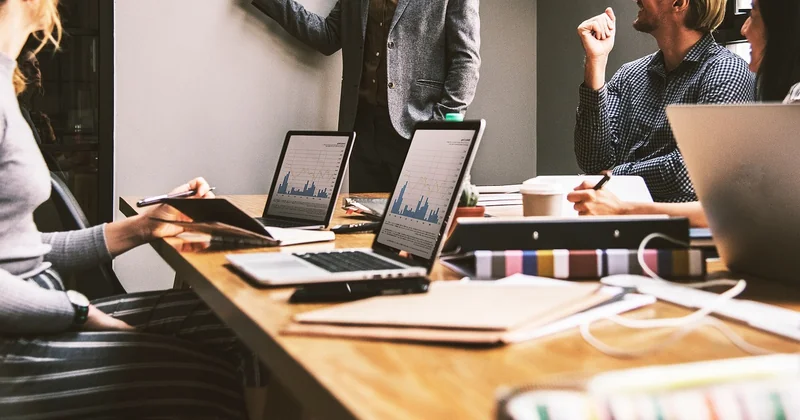 Relier une variation de position à un impact business réel